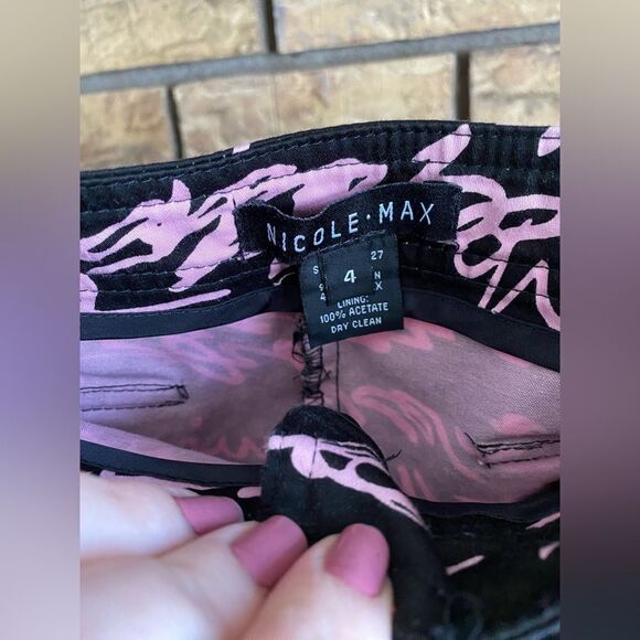 ‎Unique black and pink cursive writing pants - Picture 2 of 6